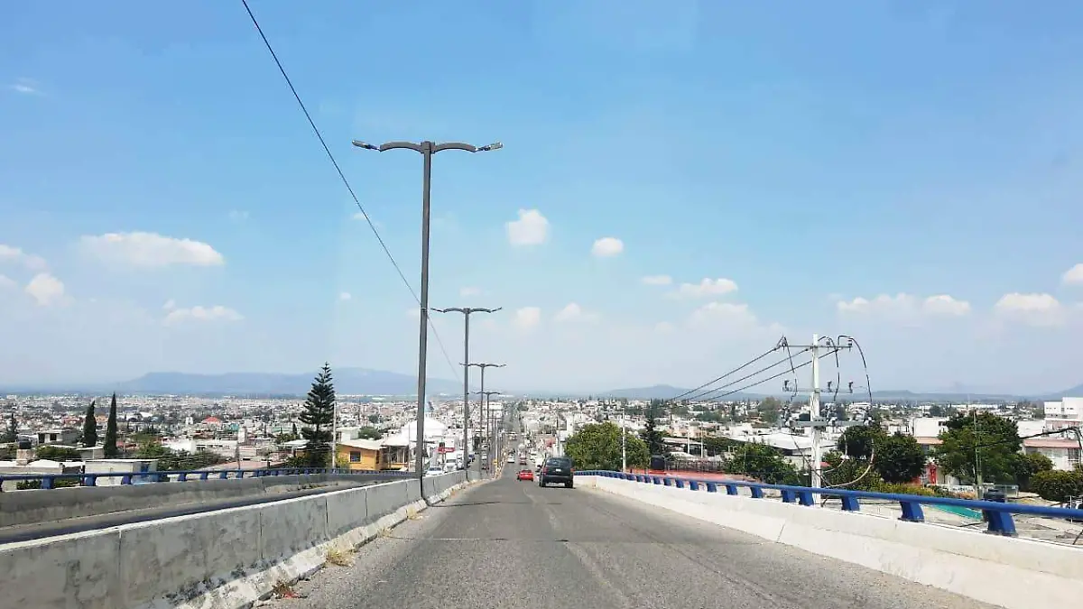 El circuito periférico desahogará la carga vehicular de la avenida México.  Monsetrrat García  El Sol de San Juan del Río.